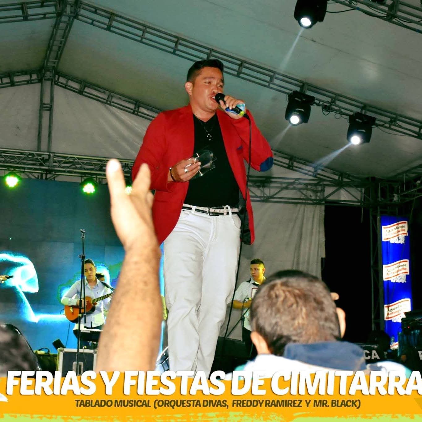 Freddy Ramírez en presentación en vivo